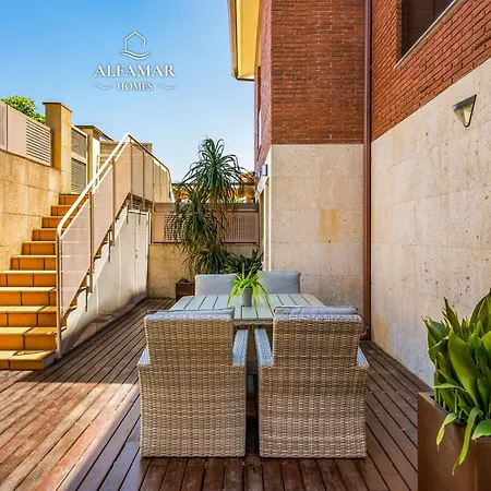 Serenia House - Modern Retreat In Fenals With Pool 빌라 *