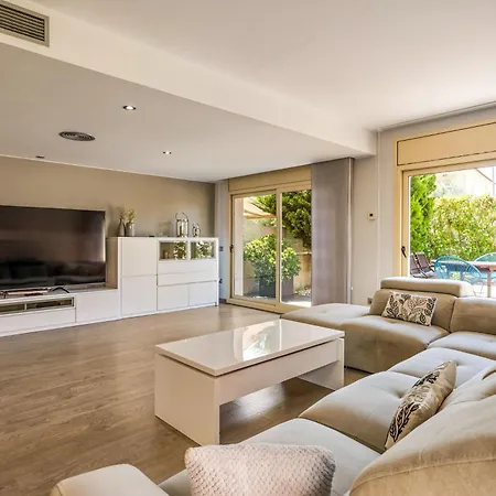 Serenia House - Modern Retreat In Fenals With Pool * 료렛 드 마르